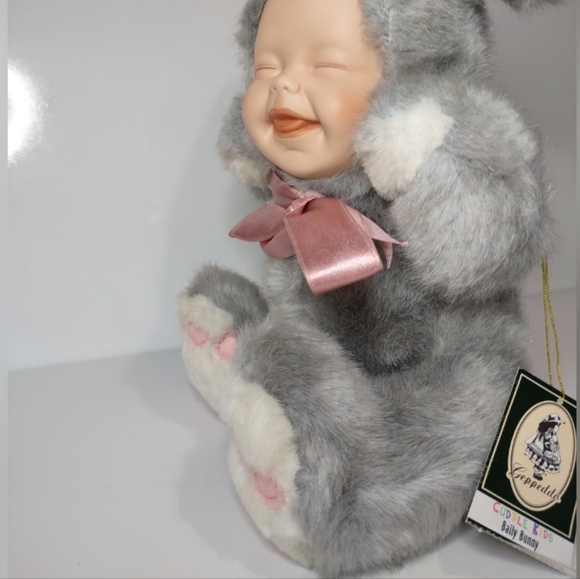 Vintage Geppedo Cuddle Kids "Bailey Bunny" Stuffed Animal Collectible - Picture 9 of 11